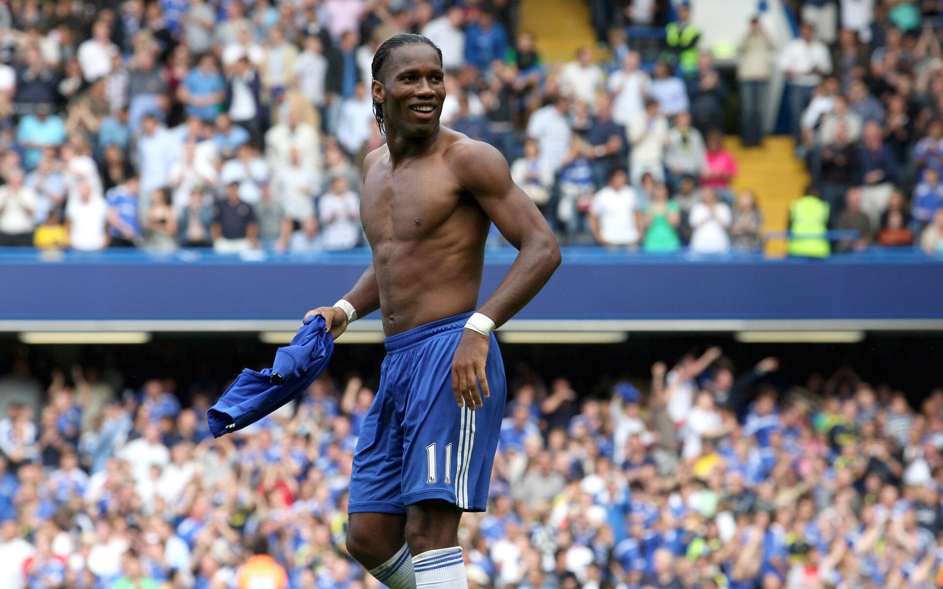 欧冠决赛之夜，奥亚尔萨瓦尔完成里程碑，当沉默的基石举起奖杯