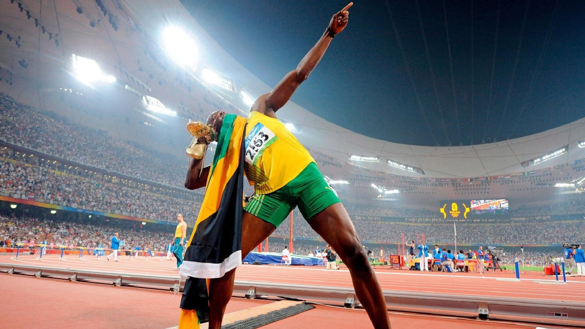 皇马淘汰赛过关巴拉圭，卡马文加在东决关键战接管比赛，体育精神的环球交响